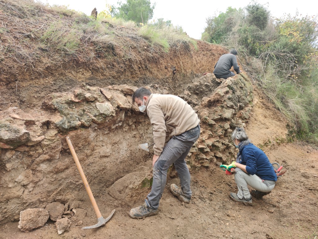 Treballs d'excavació al segon tram de l'aqüedeucte, al terme de Vallmoll (Alt Camp). Foto © ICAC